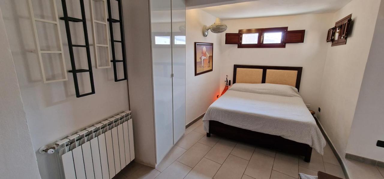 Sea-View Terrace & Bikes Moon Ortigia Holiday Home Syrakus Exterior foto
