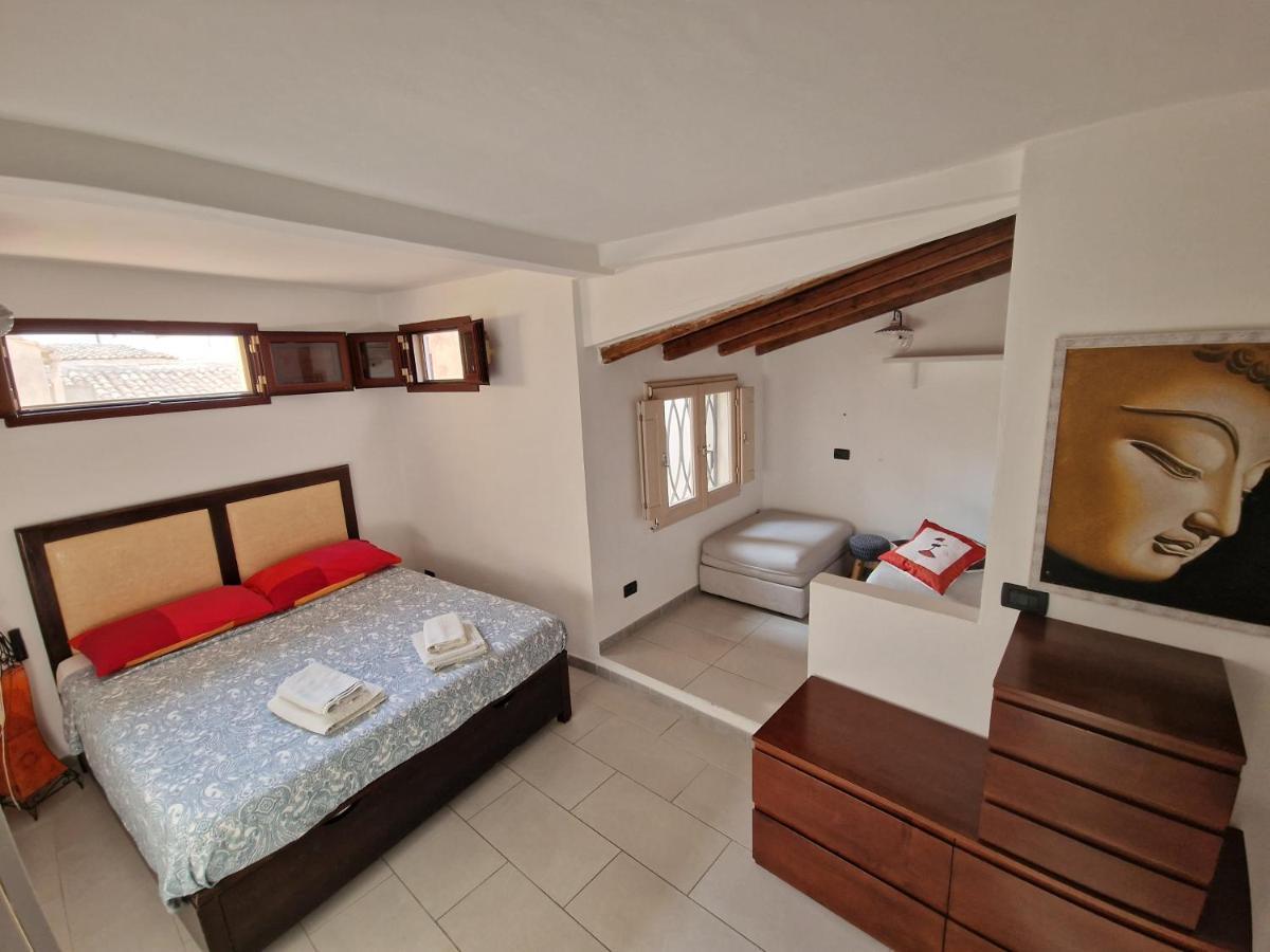 Sea-View Terrace & Bikes Moon Ortigia Holiday Home Syrakus Exterior foto