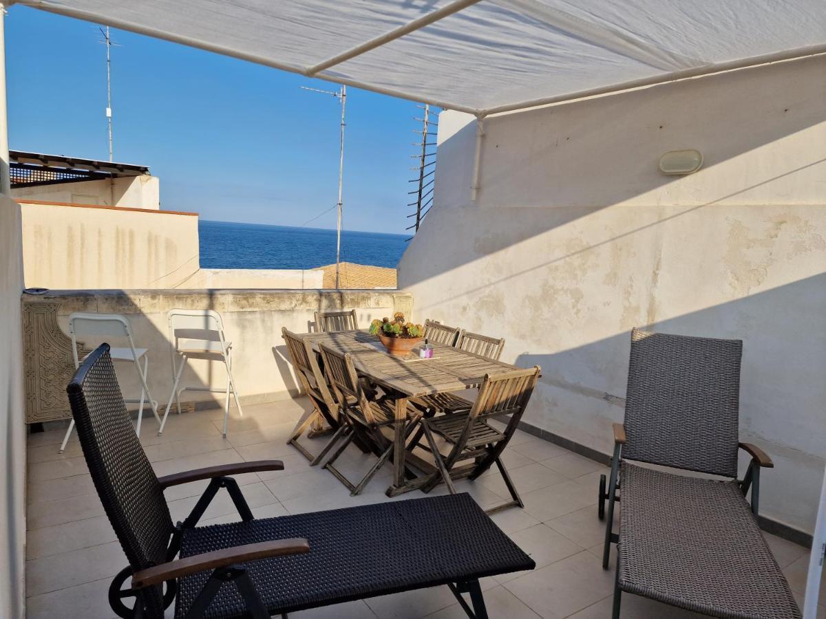 Sea-View Terrace & Bikes Moon Ortigia Holiday Home Syrakus Exterior foto
